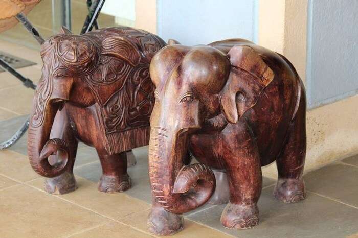 Souvenirs at Pinnavala Elephant Resort
