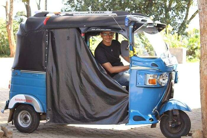 taking the auto rickshaw out for a drive in Colombo