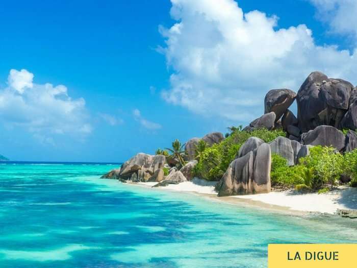 A view of the sea and the beach on the granitic island of La Digue