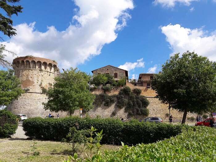 Relishing good weather in Tuscany