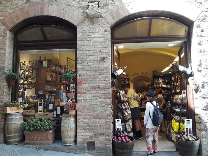 Shopping local in Tuscany