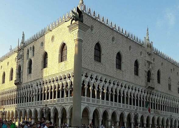Medieval architecture in Venice