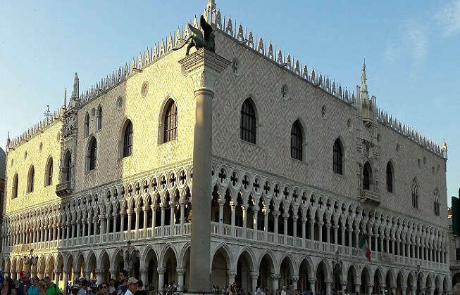 Medieval architecture in Venice