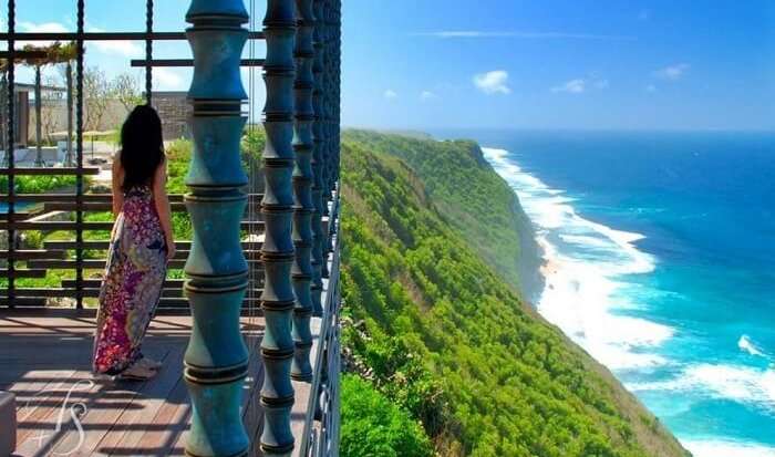 mind blowing views of the ocean from alila villas located on a cliff