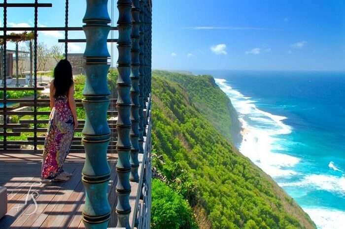 mind blowing views of the ocean from alila villas located on a cliff