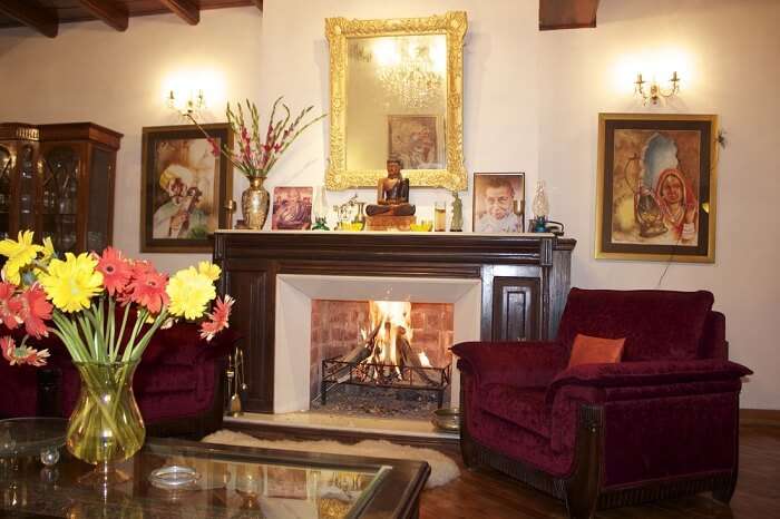 The tasteful home-like decor of Bloomingdale Cottages make them a popular hotel in Srinagar near Dal Lake