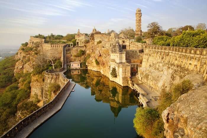 Chittorgarh Fort in the city of Chittorgarh is a historic place to see in Rajasthan