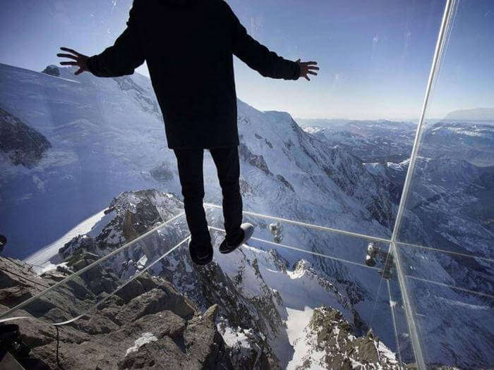 Glass Cage with floating-over-nothing experience in French Alps