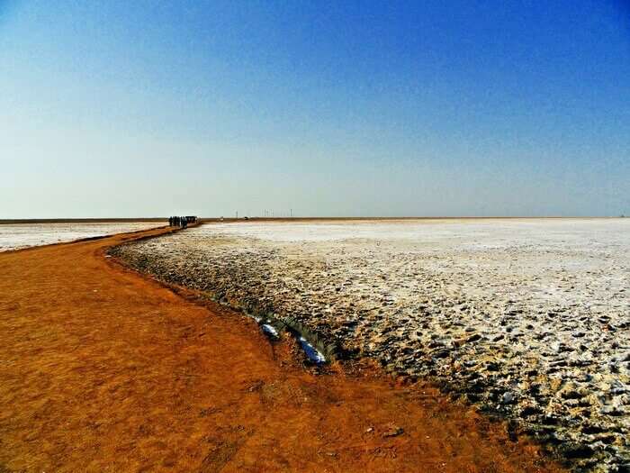 Horizon over the white sands in Rann of Kutch