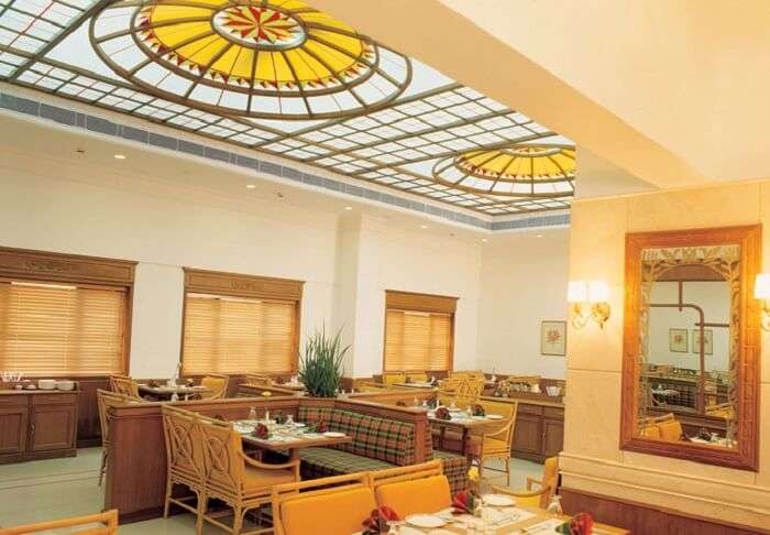 The restaurant in Hotel Abad in Fort Kochi is of very elegant and tastefully decorated