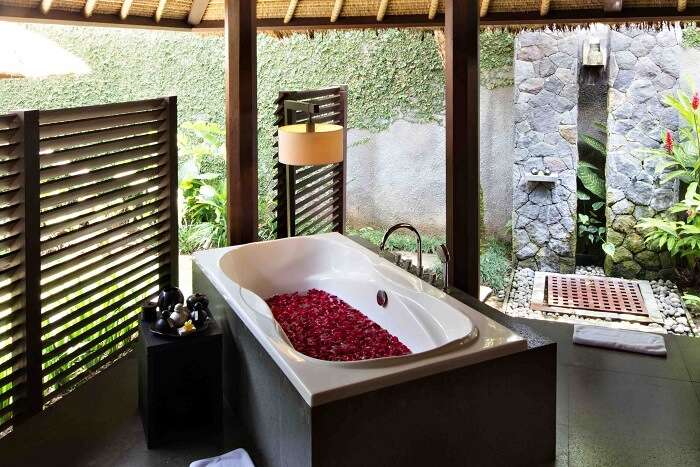 bathroom in Kayumanis Ubud Private Villas & Spa with bathtub