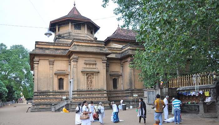 Kelaniya Raja Maha Vihara, important part of colombo sightseeing 