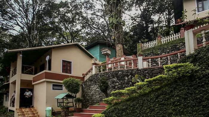 New Whispering Meadows is a popular choice among the budget resorts and hotels in Munnar