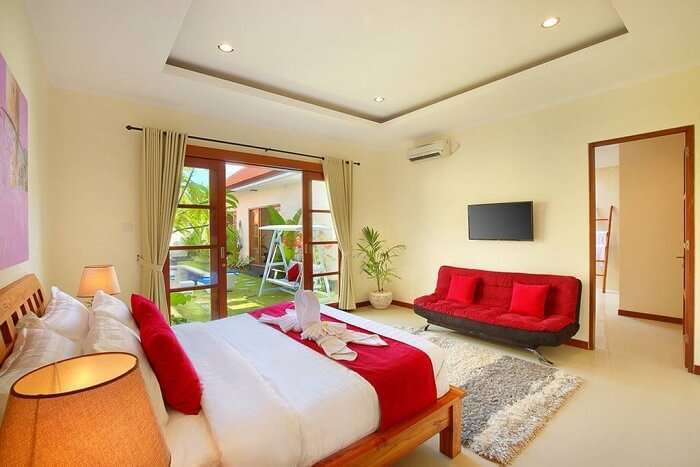 honeymoon suite in nicola villa with pool view