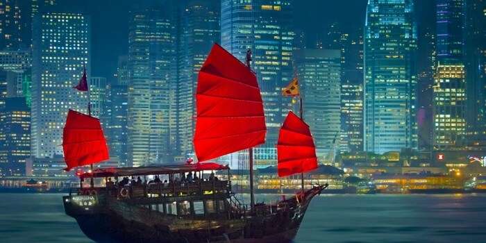 Star Ferry’s Harbor Tour is a trip through the most attractive gems of nightlife in Hong Kong