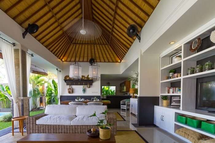 lounge area in umalas retreat 2