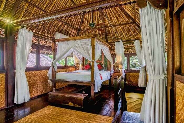 honeymoon suite in villa gusku