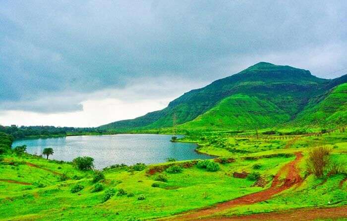 The mesmerizing lake of Igatpuri make it one of the most places near Mumbai.