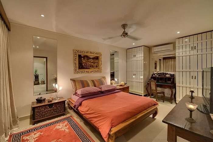 spacious bedrooms in villa rumah 88