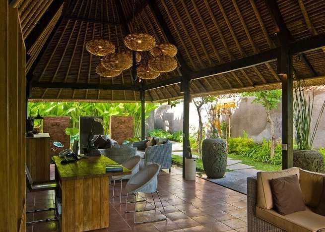 lounge and dining area in villa komea