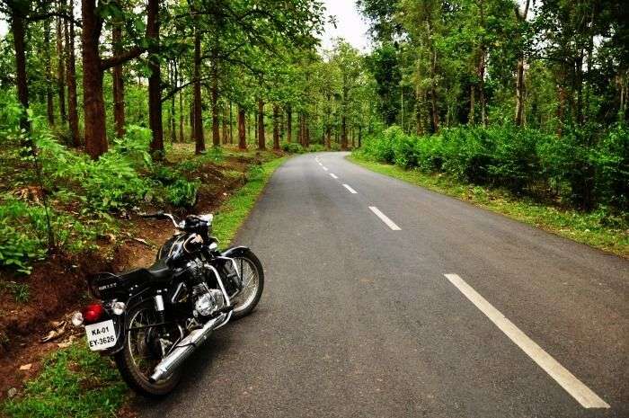 Experience bike ride to see the marvellous Idukki Arach Dam, Kerala
