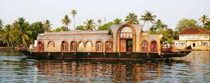 Take a houseboat ride on backwaters, Alappuzha