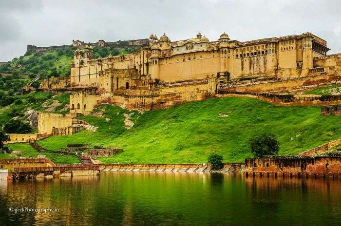 Enjoy the bonfire adventures near Amer fort, Jaipur