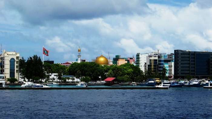 Two towns of Maldives, Malé and Seenu for a day trip