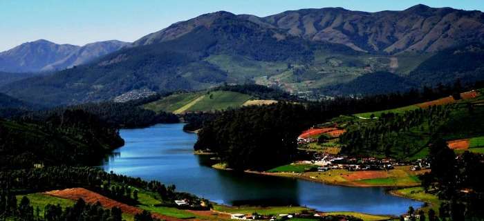 Ooty Lake - a romantic destination for the honeymoon