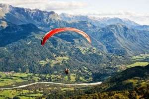 Enjoy paragliding tandem at Patnitop during your honeymoon in Kashmir