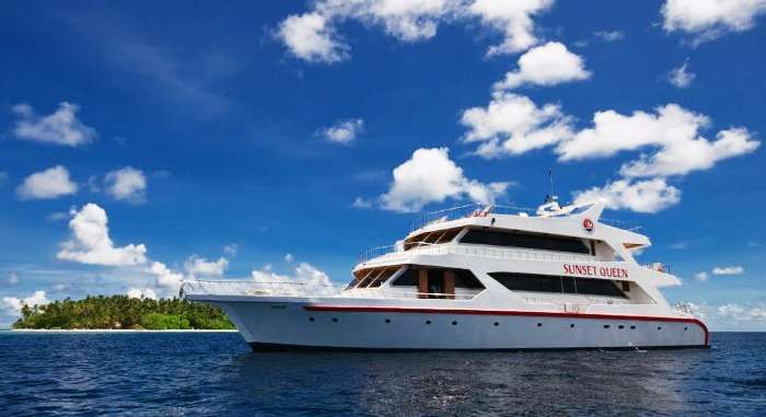 Cruise Ride with your partner in Maldives