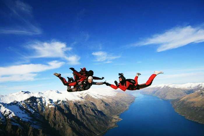 Skydiving, experience the spectacular aerial view of Mauritius