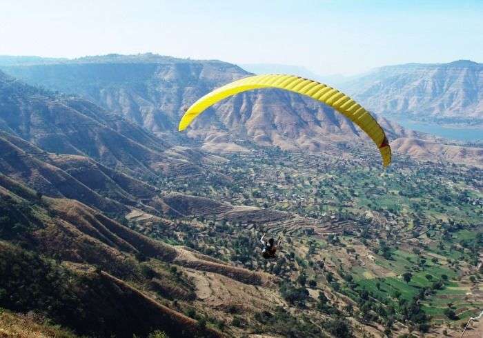 Paragliding in the majestic valley of Panchgani