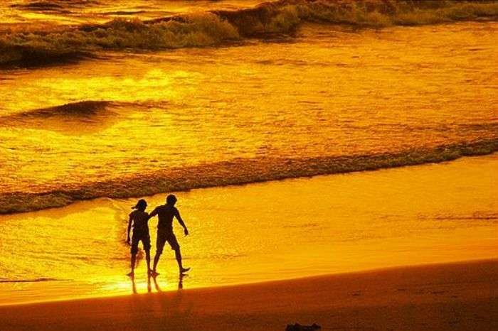 Varkala Beach - a beautiful coastal town for a romantic vacation, Kerala