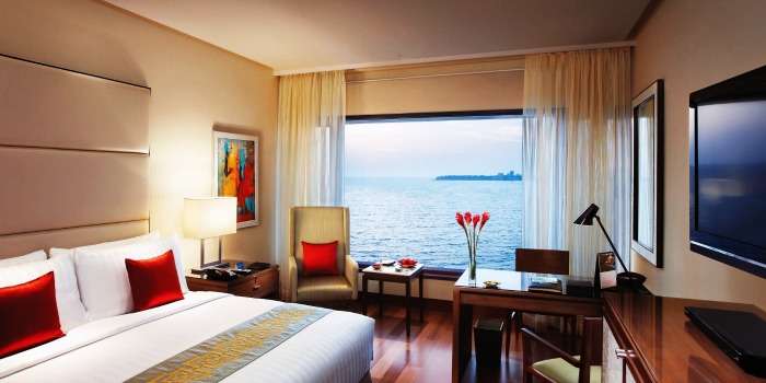 The Oberoi Mumbai for a luxurious experience