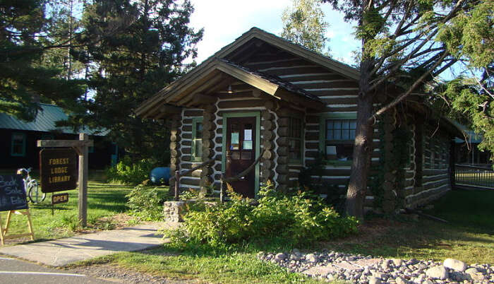 Dhikala Forest Lodge corbett