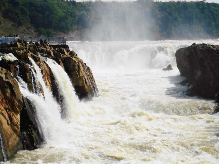 Witness the frothing white Dhuandhar Falls in Jabalpur