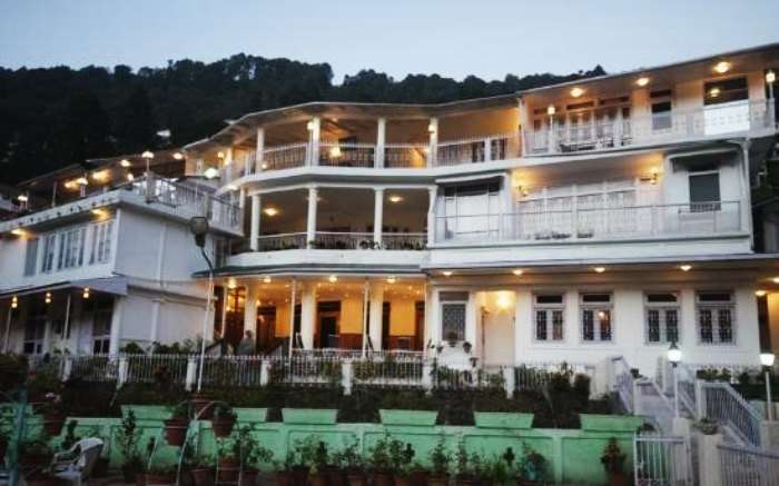 One of the best budget Hotels in Nainital on mall road is Evelyn