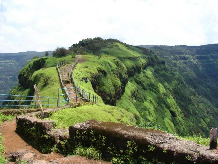 places near pune to visit in summer