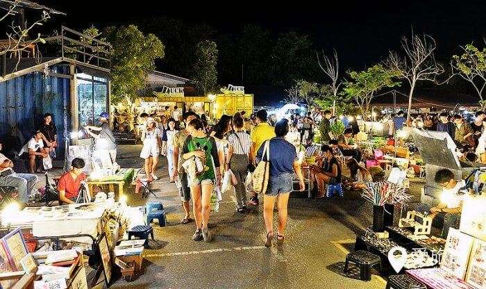 Shop at the local night markets to explore Bangkok’s nightlife and entertainment zones