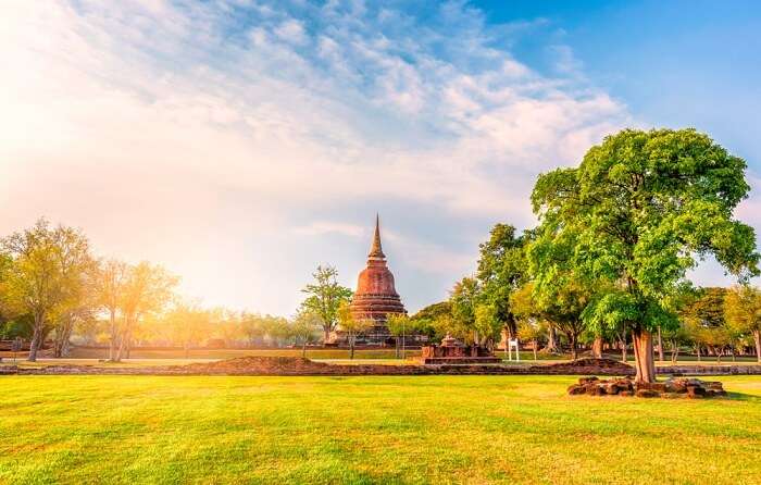 honeymoon in Sukhothai old city 