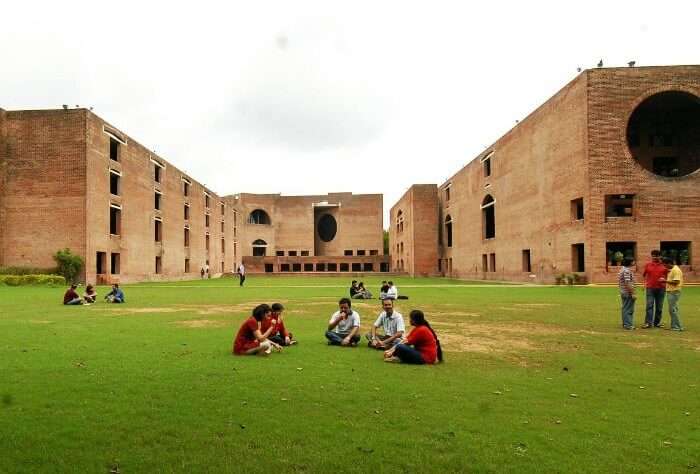 students in IIM Ahmedabad