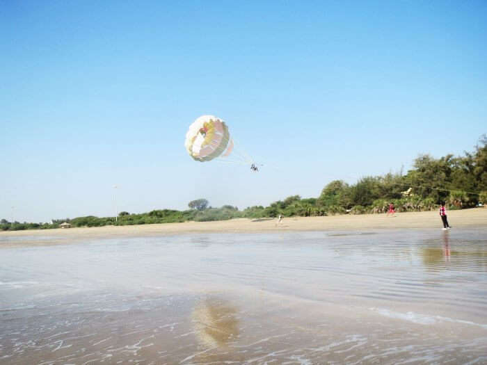 Parasailing in Jampore Beach in Daman