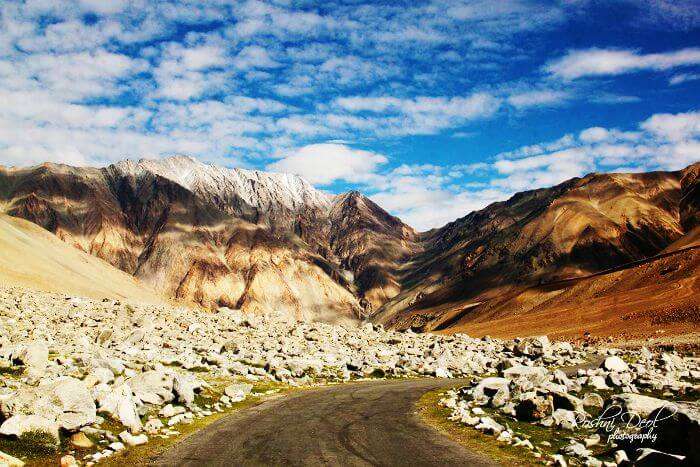 Head for the most thrilling road trip from Manali to Leh in your twenties