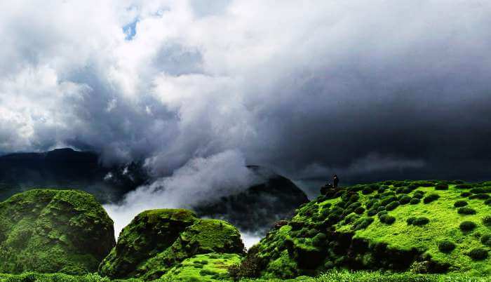 Trek to the majestic Sindola fort during monsoon for gorgeous views