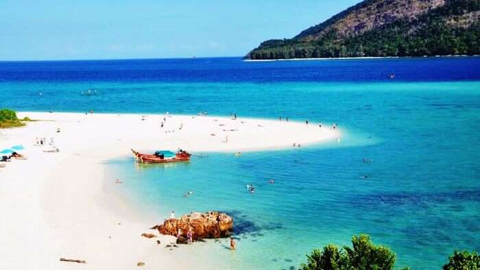 The white sandy shores of Sunrise beach in Koh Lipe