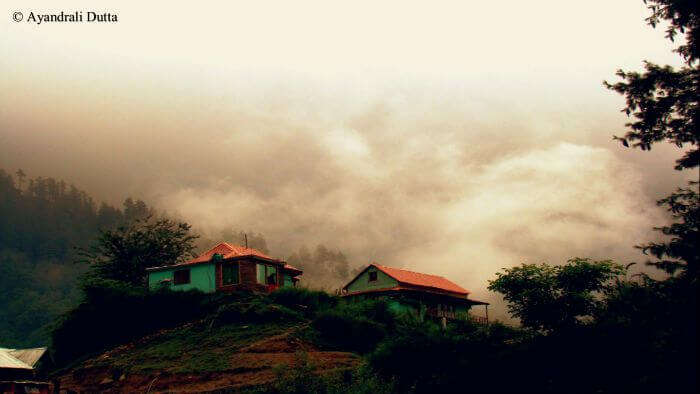 A cloudy morning in Tosh village in Kasol.