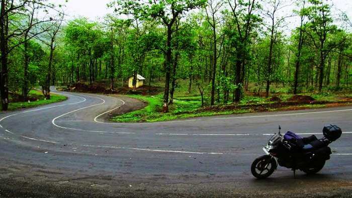 Ride on the winding roads of Saputara from Mumbai