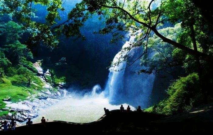 Sri Lankas Dunhinda Falls