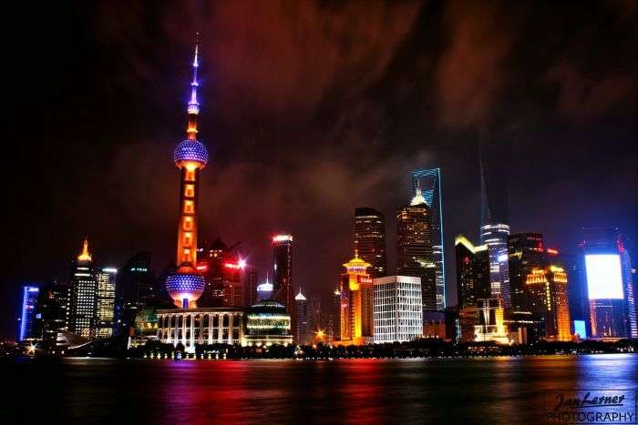 The shimmering nightsky of Shanghai